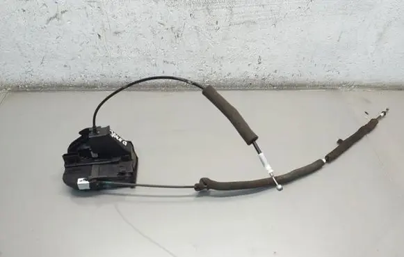 Renault Clio IV Rear door lock