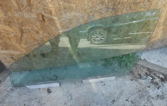 Volvo S60 Front door window glass four-door 43R001106