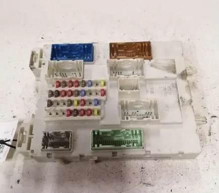 Volvo V40 Fuse module 31394135 04004554