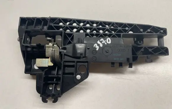 Front door exterior handle/bracket