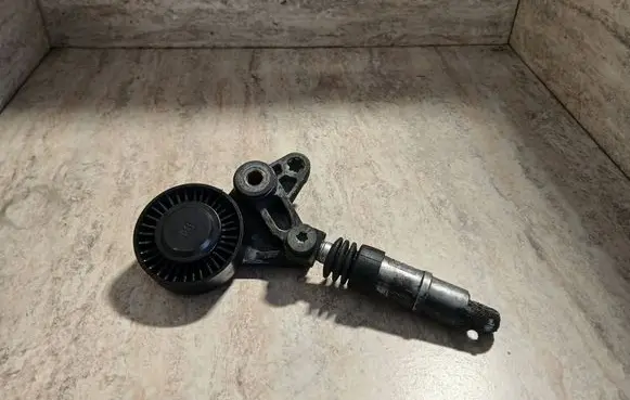 Audi A6 S6 C6 4F Generator/alternator belt tensioner 