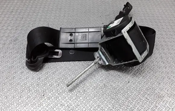 Opel Astra H Front seatbelt 560834801