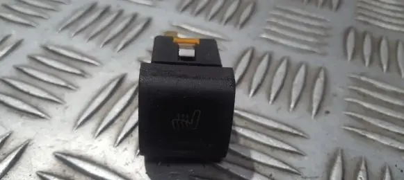 Opel Omega B1 Seat heating switch 90494416