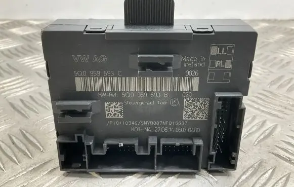 Audi A3 S3 8V Door control unit/module 5Q0959593C
