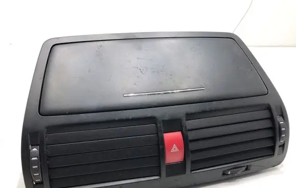 Skoda Octavia Mk2 (1Z) Dashboard side air vent grill/cover trim 1Z0820951