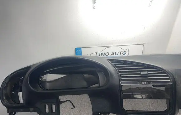 BMW 3 E36 Dashboard 8135662 8135660 835661