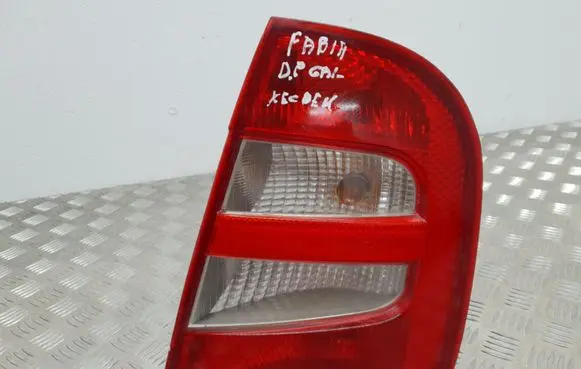 Skoda Fabia Mk1 (6Y) Rear/tail lights 6Y6945096B