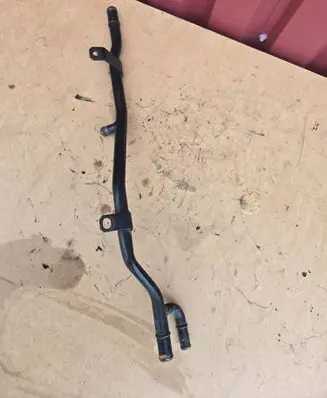 Engine coolant pipe/hose