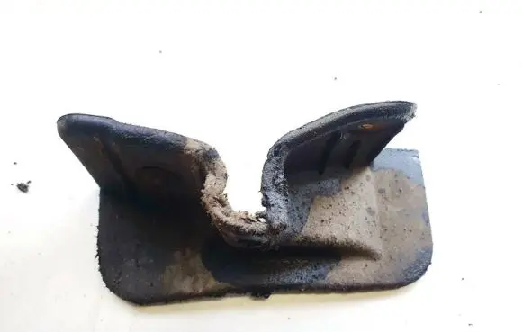 Toyota Avensis T270 Front mudguard 