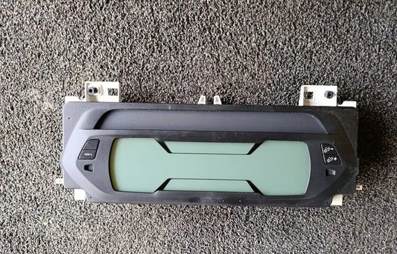 Speedometer (instrument cluster)