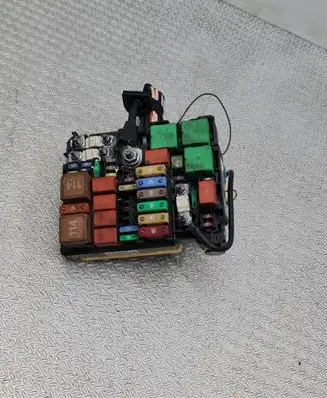 Peugeot Partner III Fuse module 9804848580 9807972380