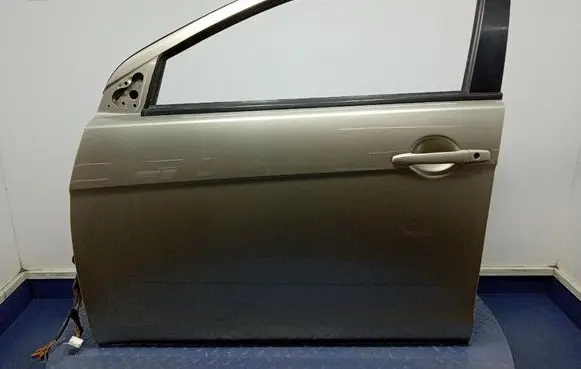 Mitsubishi Lancer VIII Front door 