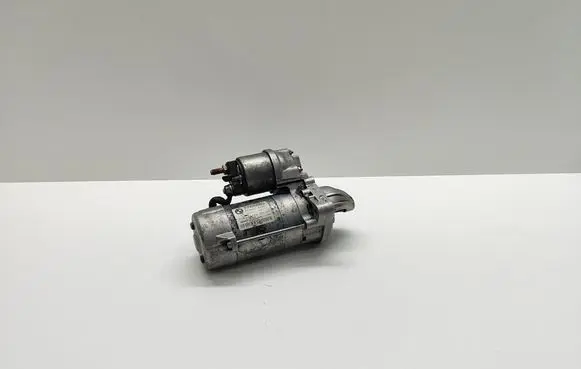 BMW 5 E60 E61 Starter motor 7788680 E5990T