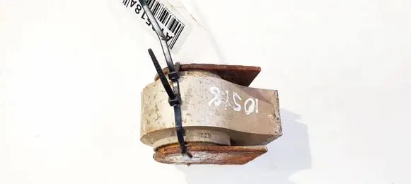 Engine mount bracket