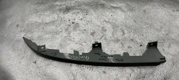 Front bumper splitter molding