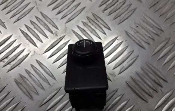Nissan Almera Tino Wing mirror switch BRAK