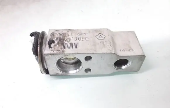 Toyota Avensis T250 Air conditioning (A/C) expansion valve 4475003050