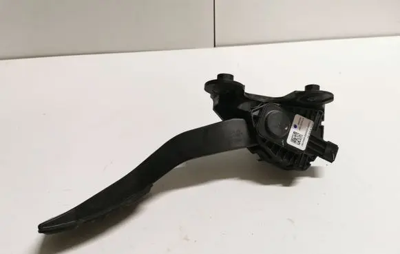 Ford Mustang V Accelerator throttle pedal CR339F836BA