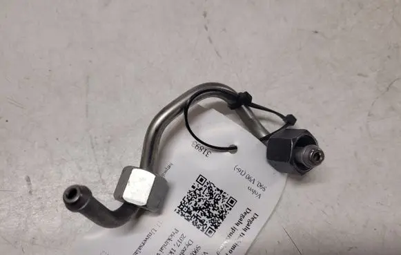 Fuel injector supply line/pipe