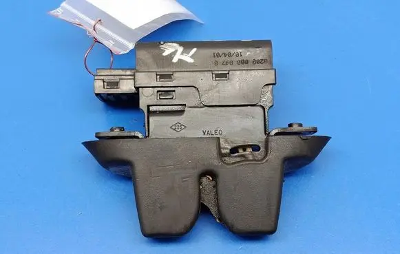Renault Laguna II Tailgate/trunk/boot lock/catch/latch 8200000897B