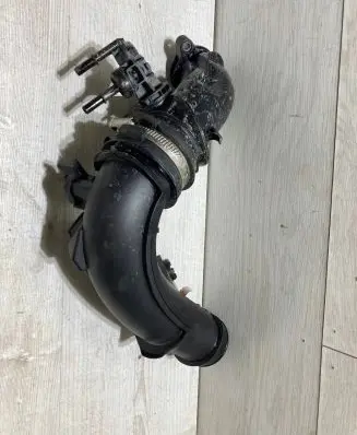 Dacia Sandero III Air intake hose/pipe 165763262R