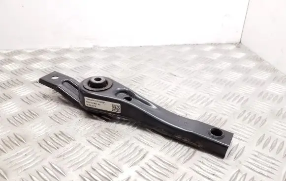 Volkswagen PASSAT B8 Engine mount bracket 5Q0199855AC