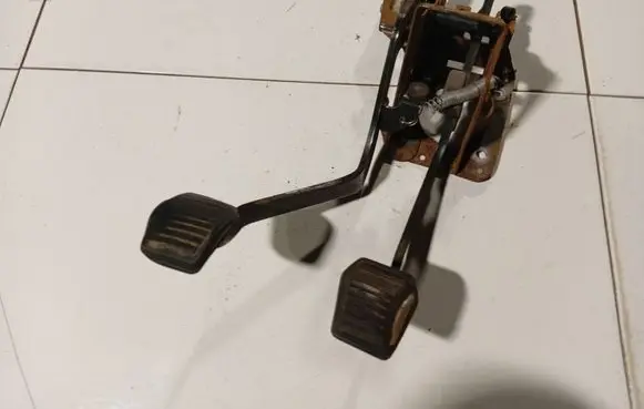 Ford Transit - Tourneo Connect Clutch pedal 