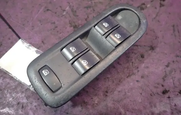 Renault Scenic II - Grand scenic II Quarter vent window switch 