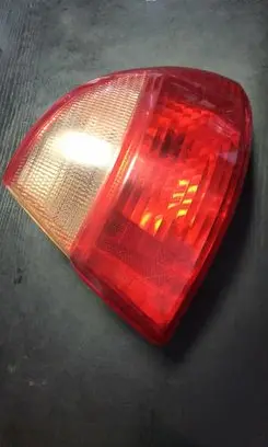 Toyota Avensis T220 Rear/tail lights E200014