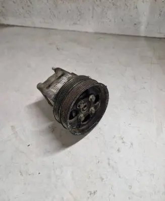 Volvo V70 Power steering pump 31202095