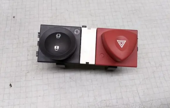 Renault Megane II Hazard light switch 8200407415 8200095493 8200407416