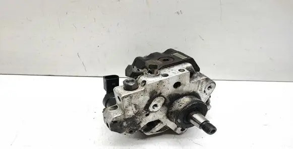 Audi A6 S6 C6 4F Fuel injection high pressure pump 0445010090 059130755E