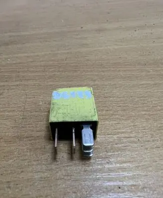Mercedes-Benz A W169 Other relay 4RD00781402 D6879