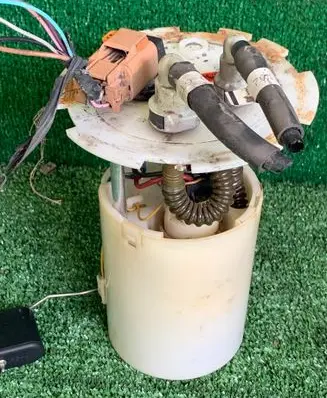 Chevrolet Aveo In-tank fuel pump 96447642 T2497G202
