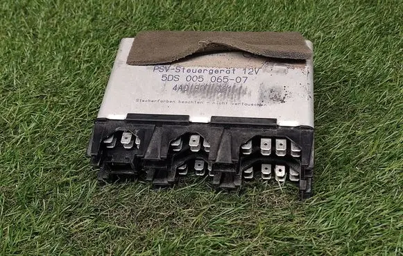 Audi A8 S8 D2 4D Seat control module 4A0907381