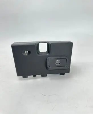 BMW 2 G42 USB socket connector 7943067 12784313 106060072C