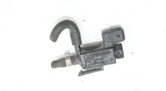 Jaguar F-Pace Engine mount vacuum valve 70435600