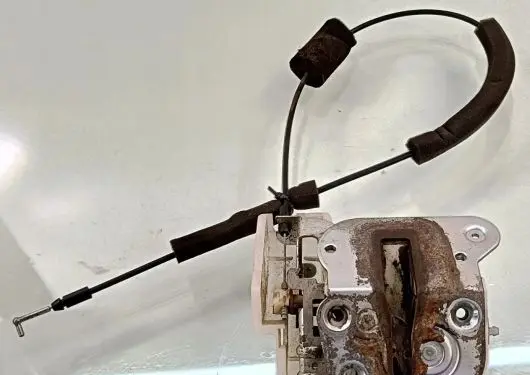 Mazda 5 Front door lock