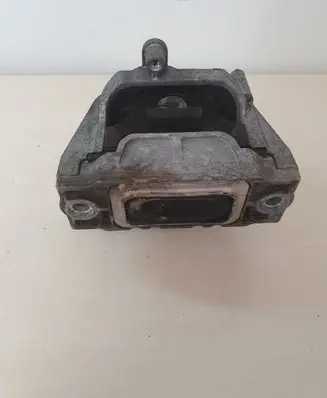 Volkswagen Touran I Engine mount bracket 1K0199262