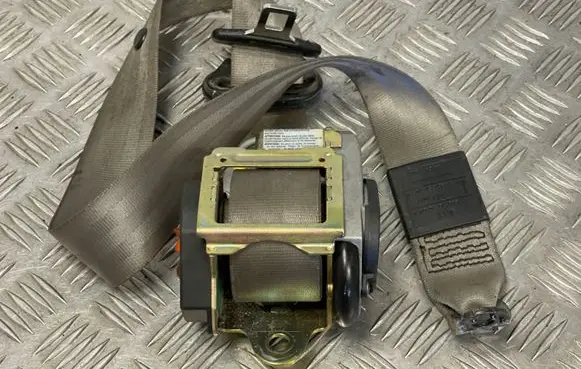 Audi A6 S6 C5 4B Front seatbelt