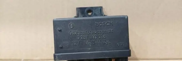 Peugeot 607 Glow plug pre-heat relay 0281003018 BOSCH