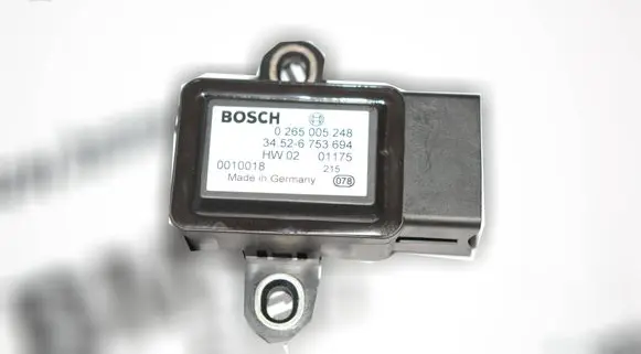 BMW 5 E39 ESP acceleration yaw rate sensor 6753694 0265005248