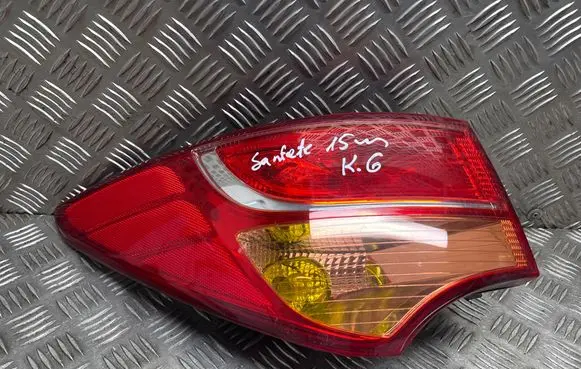 Hyundai Santa Fe Rear/tail lights 924012W0