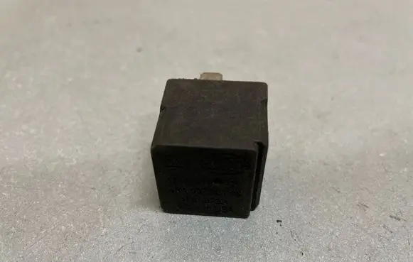 Opel Zafira B Other relay 13171831