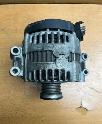 BMW 3 E92 E93 Generator/alternator 7550967
