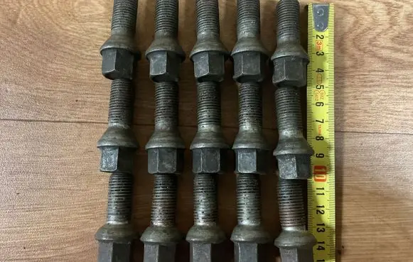 Audi A4 S4 B7 8E 8H Nuts/bolts 