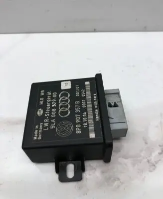 Audi A4 S4 B7 8E 8H Light module LCM 8P0907357B 5LA00837900