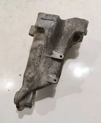 Mercedes-Benz C W204 Engine mounting bracket a6512233504