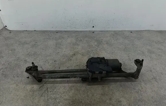 Volkswagen Golf V Front wiper linkage 