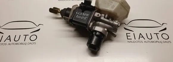 Mercedes-Benz CLS C219 Master brake cylinder A0004300312 A2114300302